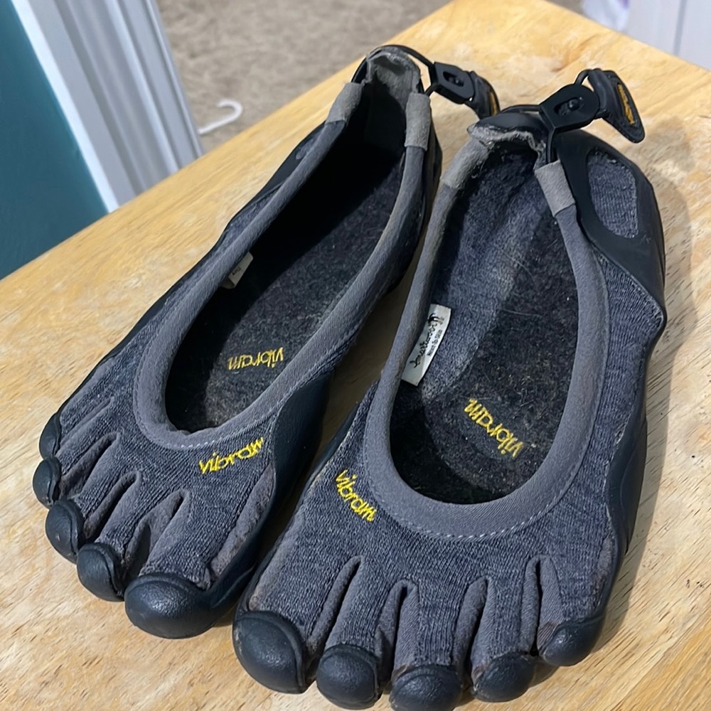 Vibram Fivefinger Shoes size 38M which is equivalent to 7.5-8.
